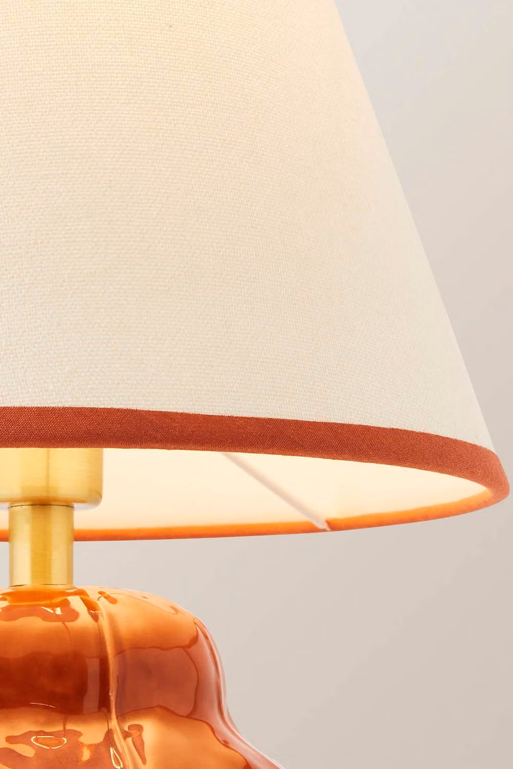 ValueLights Gourdette Ceramic Table Lamp in Burnt Orange with Fabric Shade – 3