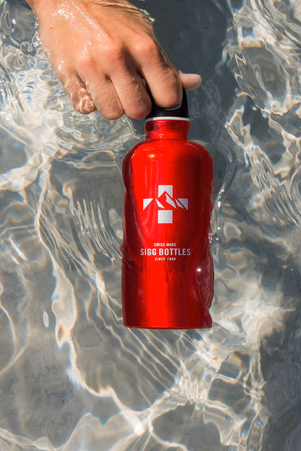 Sigg Mountain Bottle in Red, 1 l – 2