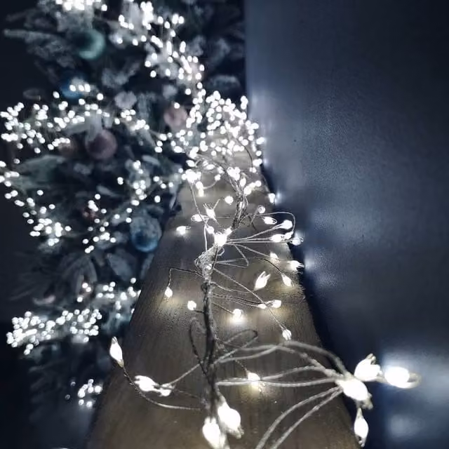 Samuel Alexander 860 LED Multi Action Ultra Bright Christmas Garland in White with Silver Wire