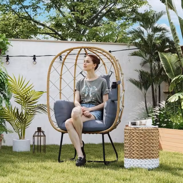 Outsunny Brown Rattan Garden Egg Chair with Thickened Cushion