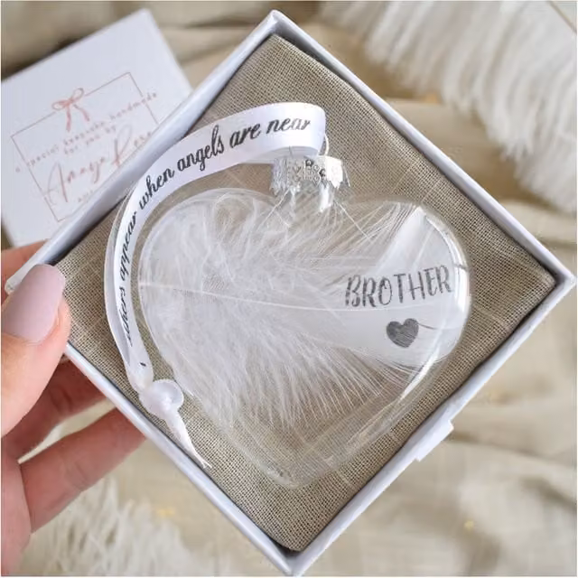 Amaya Rose Ltd In Memory of Brother Feather Heart Glass Bauble in White and Transparent – 1