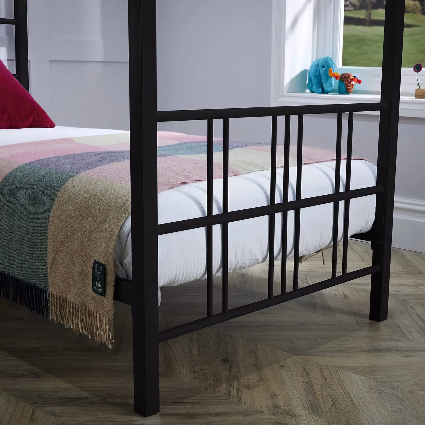 XR Living X Rocker Fern Four Poster Metal Bed Frame with LED Lighting and Canopy Frame in Black, Size: 140 x 200 cm – 3