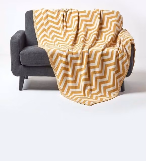 Homescapes Cotton Knitted Geometric Throw in Yellow and White, W: 150 cm, L: 200 cm – 1
