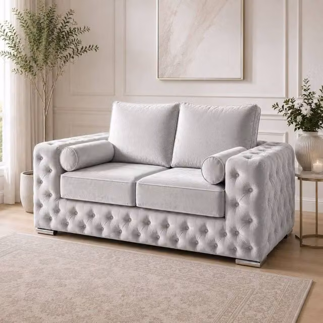 Stratus Interiors Ashley Tufted Chesterfield 2 Seater Fabric Living Room Sofa in Silver, W: 177.8 cm, H: 76.0 cm, D: 67.0 cm – 1