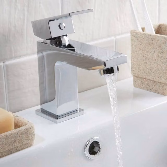 Bathroom Kingdom Lanza Single Lever Chrome Basin Mixer Tap in Silver