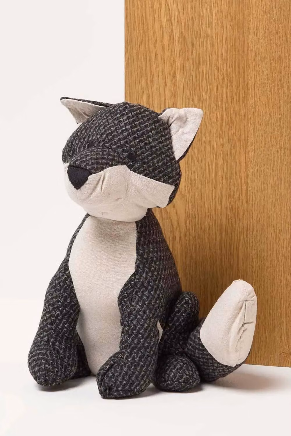 Homescapes Textured Fox Door Stops, Set of 2 in Grey and Brown – 4