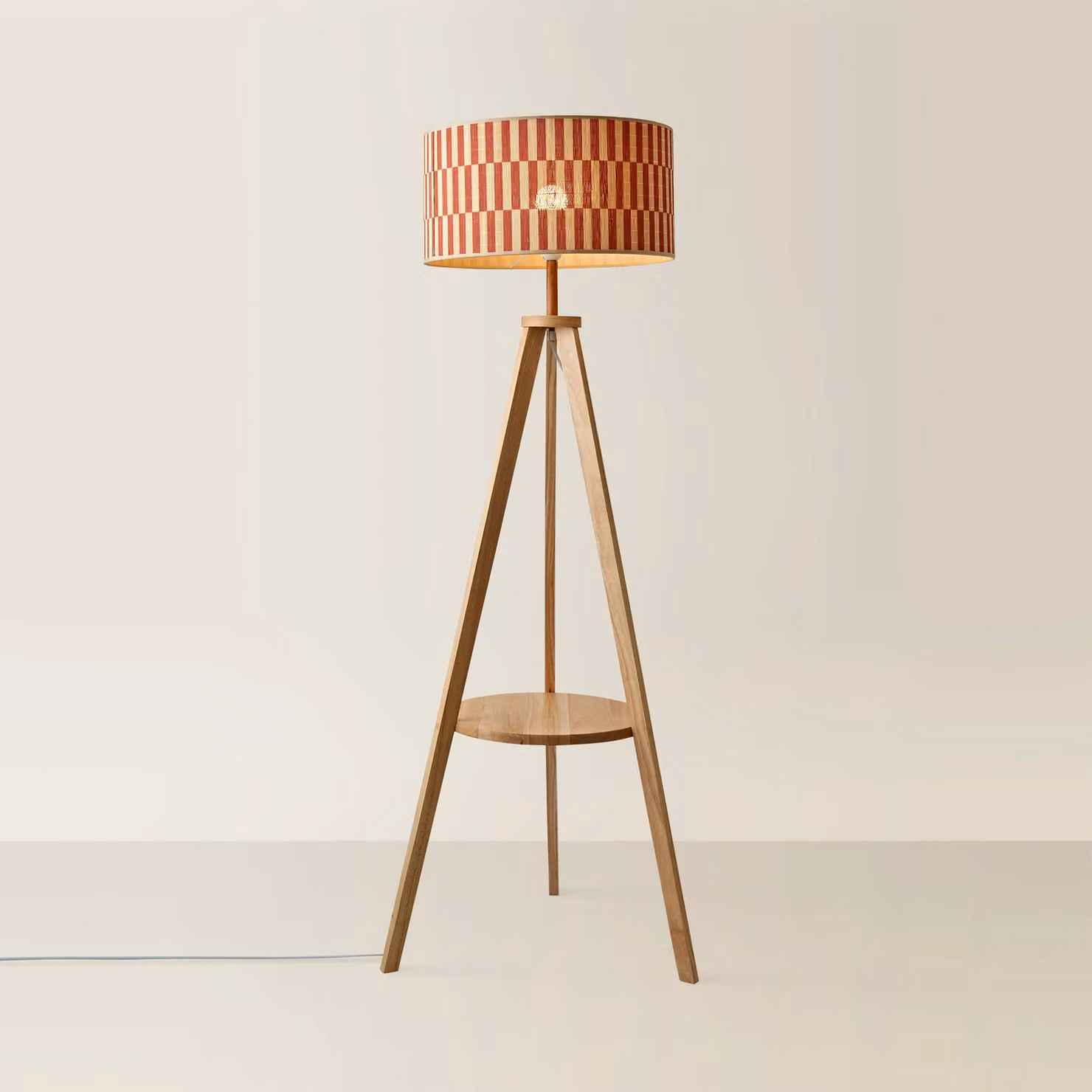ValueLights Morrigan Tripod Floor Lamp with Orange Checker Bamboo Shade and Bulb in Natural Wood – 2