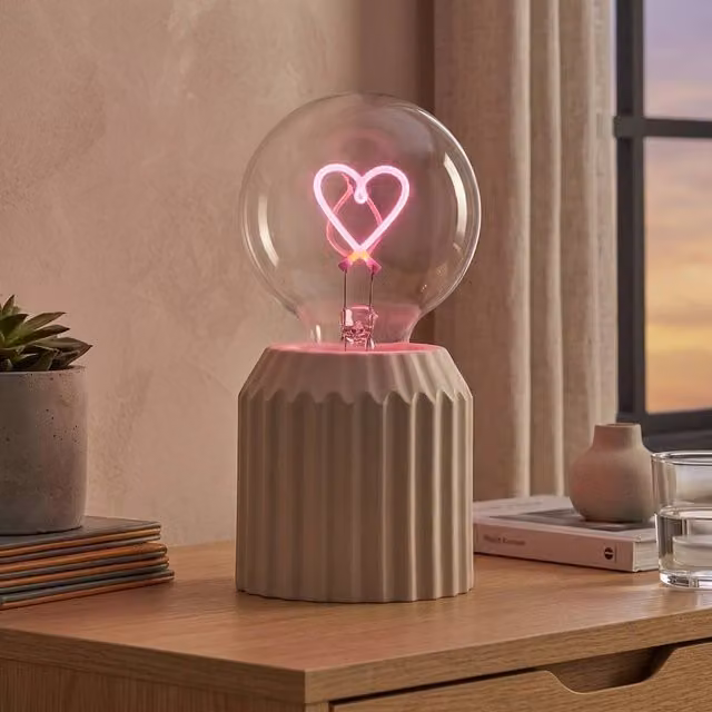 Garden Greatness Maison Heart Neon Effect LED Table Lamp in Pink and Multicolour, W/D/H: 17.0 x 8.0 x 8.0 cm