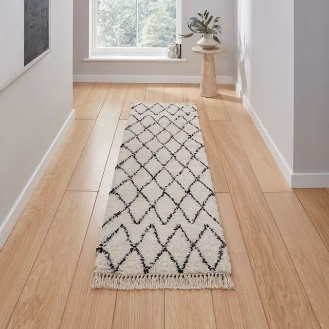Terrys Boho Shaggy Runner Rug in White and Black, W/D/H: 60 x 230 cm