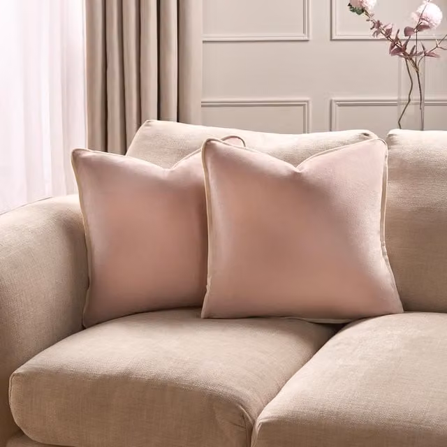 OHS Pack of 2 Square Velvet Cushion Covers in Pink