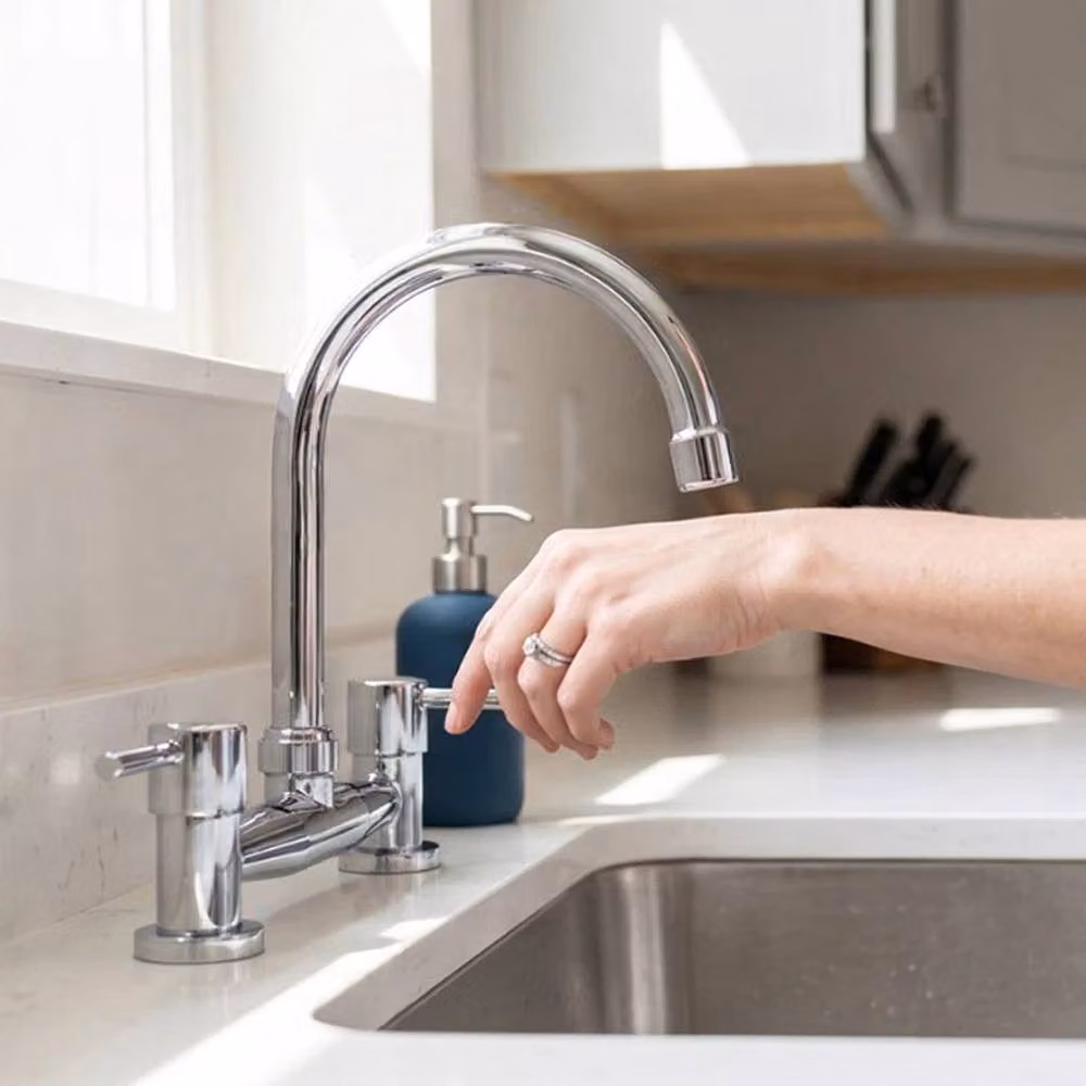 PAWNORA Chrome Single Lever Kitchen Sink Mixer Tap in Silver – 3