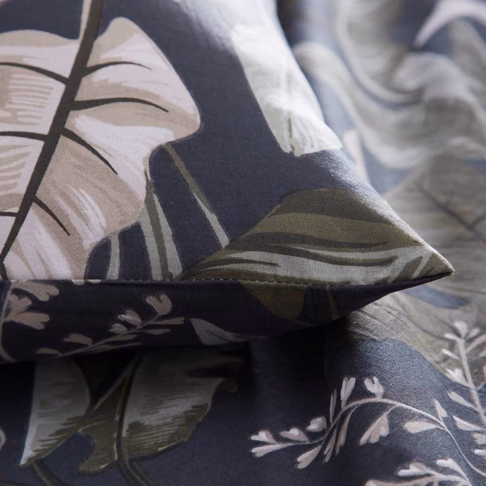 Portfolio Home Olive Botanicals Floral Duvet Cover and Pillowcase Set in Green, W/D/H: 138 x 200 cm and 50 x 75 cm – 2