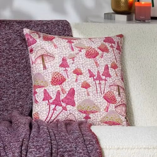 Riva Home Mushroom Fields Abstract Square Cushion in Purple and Pink, W/D/H: 45 x 45 x 45 cm