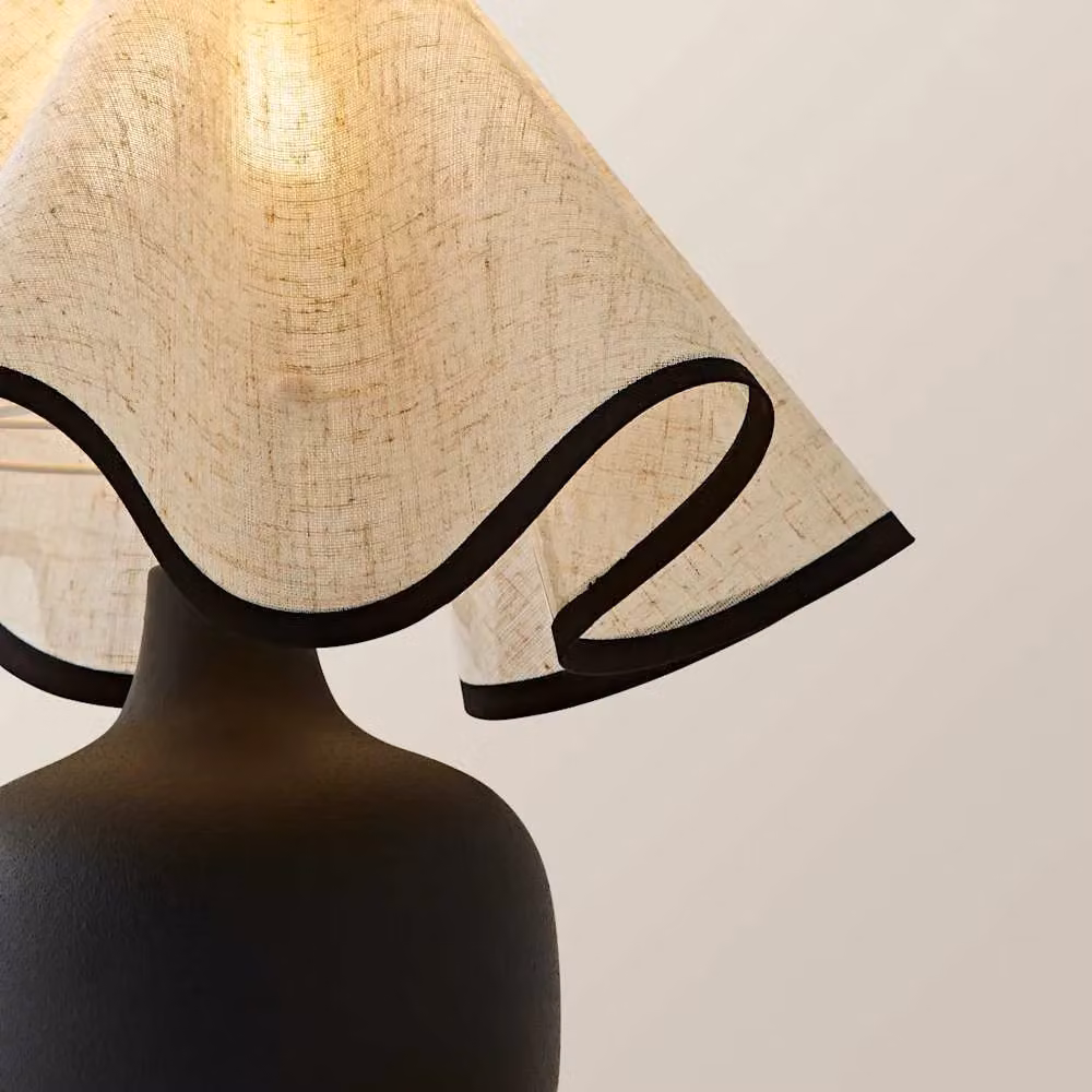 ValueLights Emilia Ceramic Table Lamp with Linen Wave Shade and Bulb in Black – 3
