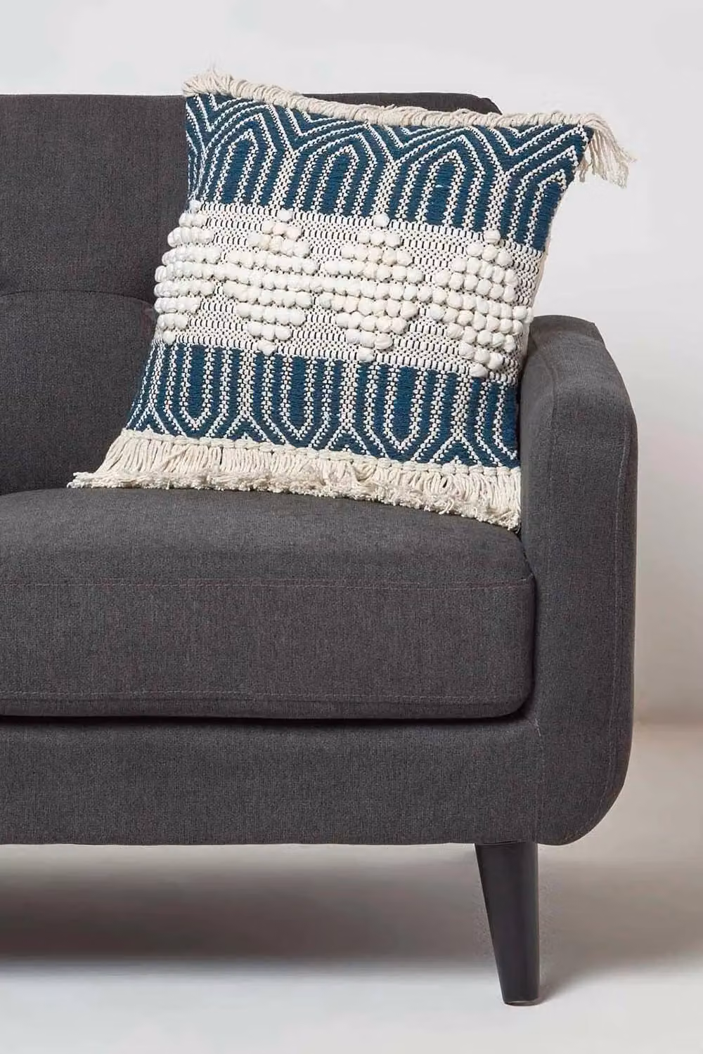 Homescapes Handwoven Textured Kilim Cushion in Blue and Cream with Microfibre Insert, W/D/H: 45 x 45 x 45 cm – 2