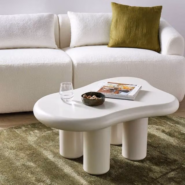 Wyld and Coco White Oval Coffee Table W/D/H: 100 x 70 x 40 cm