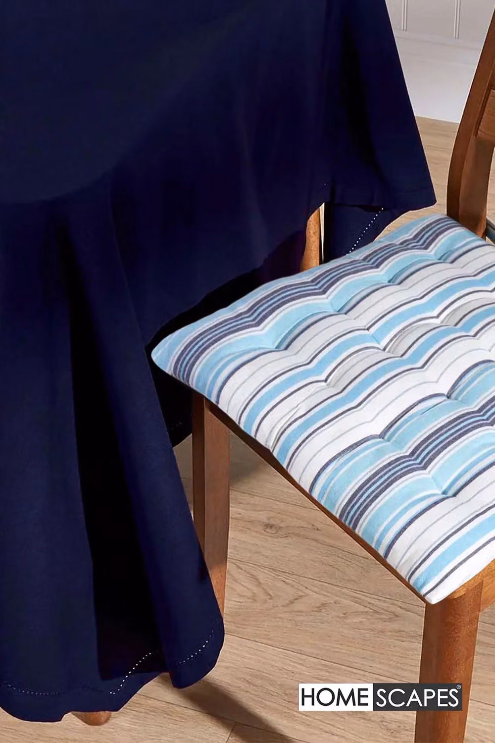 Homescapes Plain Round Cotton Tablecloth in Navy Blue, Diameter: 178 cm – 2
