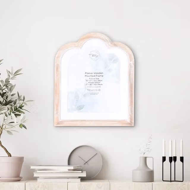 The Port. Co Gallery Single Rectangular Wooden Wall Frame in Brown and Beige, W: 27.94 cm, H: 35.56 cm, D: 27.94 cm