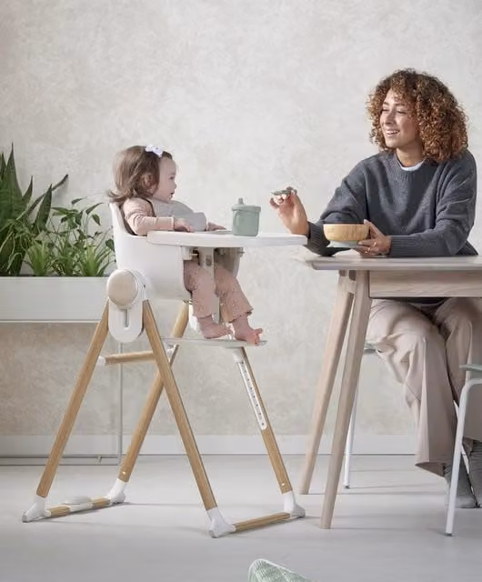Mamas & Papas Eno Highchair in Cashmere with Cushions and Five-Point Harness