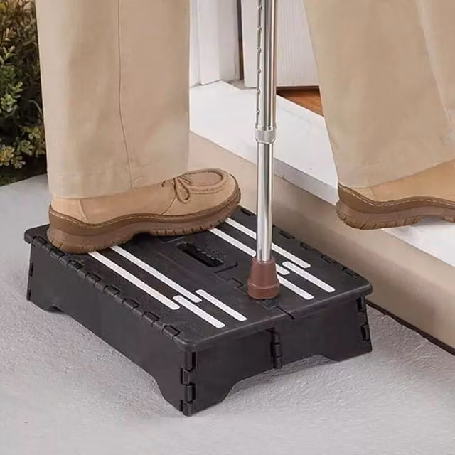 SPETLEK Portable Non-Slip Folding Step Stool in Black, W/D/H: 52 x 52 x 24 cm