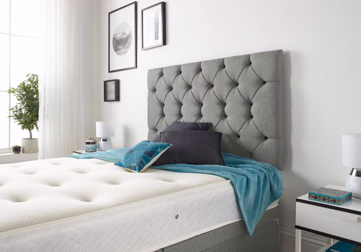 Somnior Premier King Size Linen Fabric Divan Bed in Silver Grey with 4 Drawers, Upholstered Chesterfield Headboard and Hybrid Spring Memory Foam Mattress (W/D/H: 180 x 200 cm) – 2