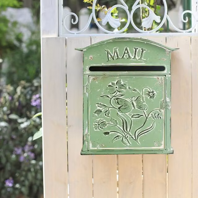 ALL CHIC Green Vintage Floral Metal Wall Mailbox