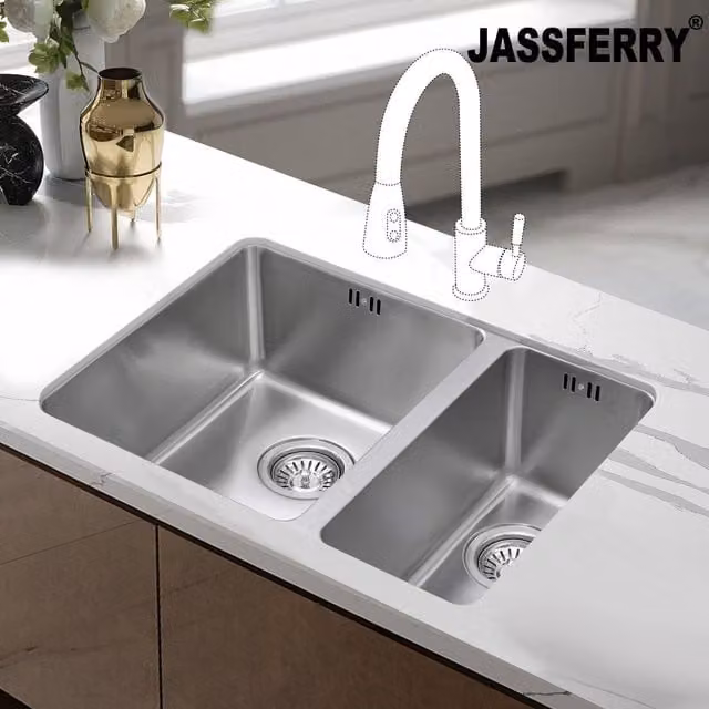 JASSFERRY 1.5 Bowl Undermount Stainless Steel Kitchen Sink in Silver, W: 59 cm, D: 44 cm, H: 19.5 cm