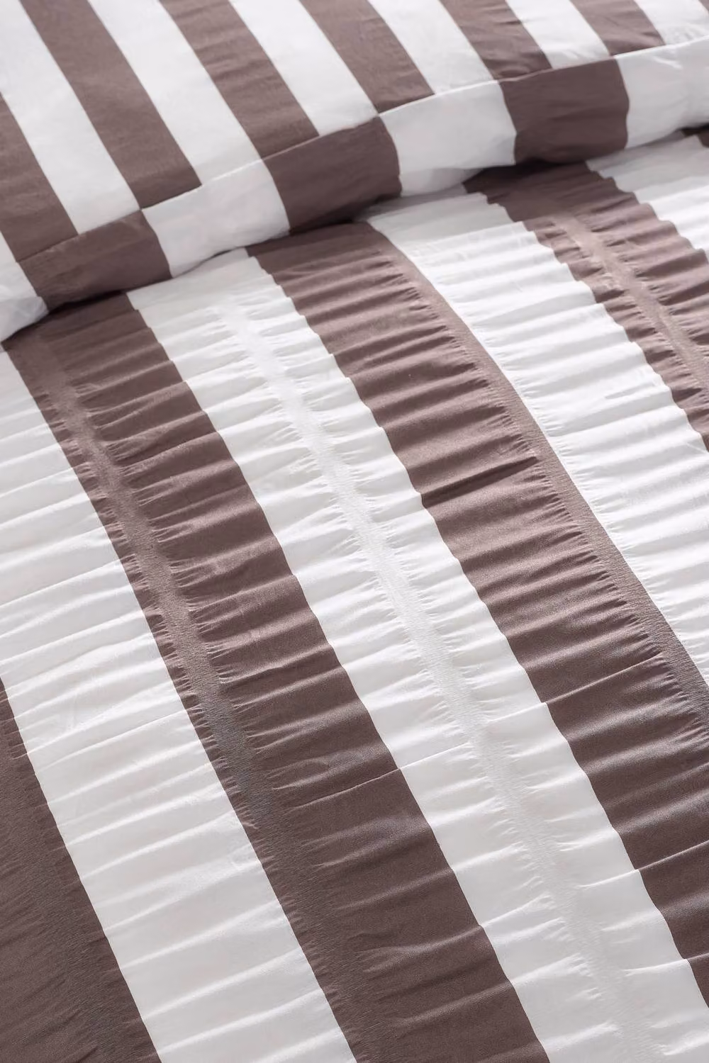 Catherine Lansfield Seersucker Frill Stripe Duvet Cover and Pillowcase Set, Brown, W/D/H: 220 x 230 cm – 6