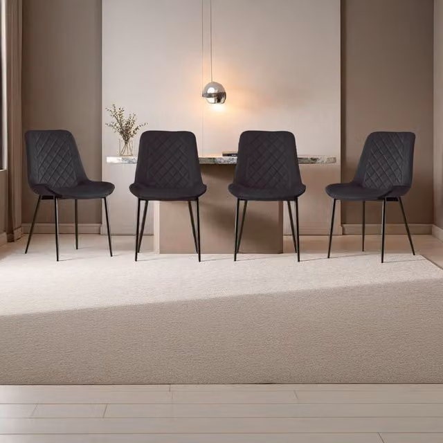Madefor.living Amelia Velvet Comfort Dining Chairs Set of 4 in Black