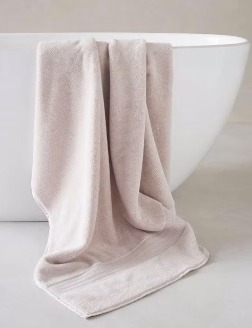 Bedfolk Fluffy Pure Cotton Bath Towel in Pink