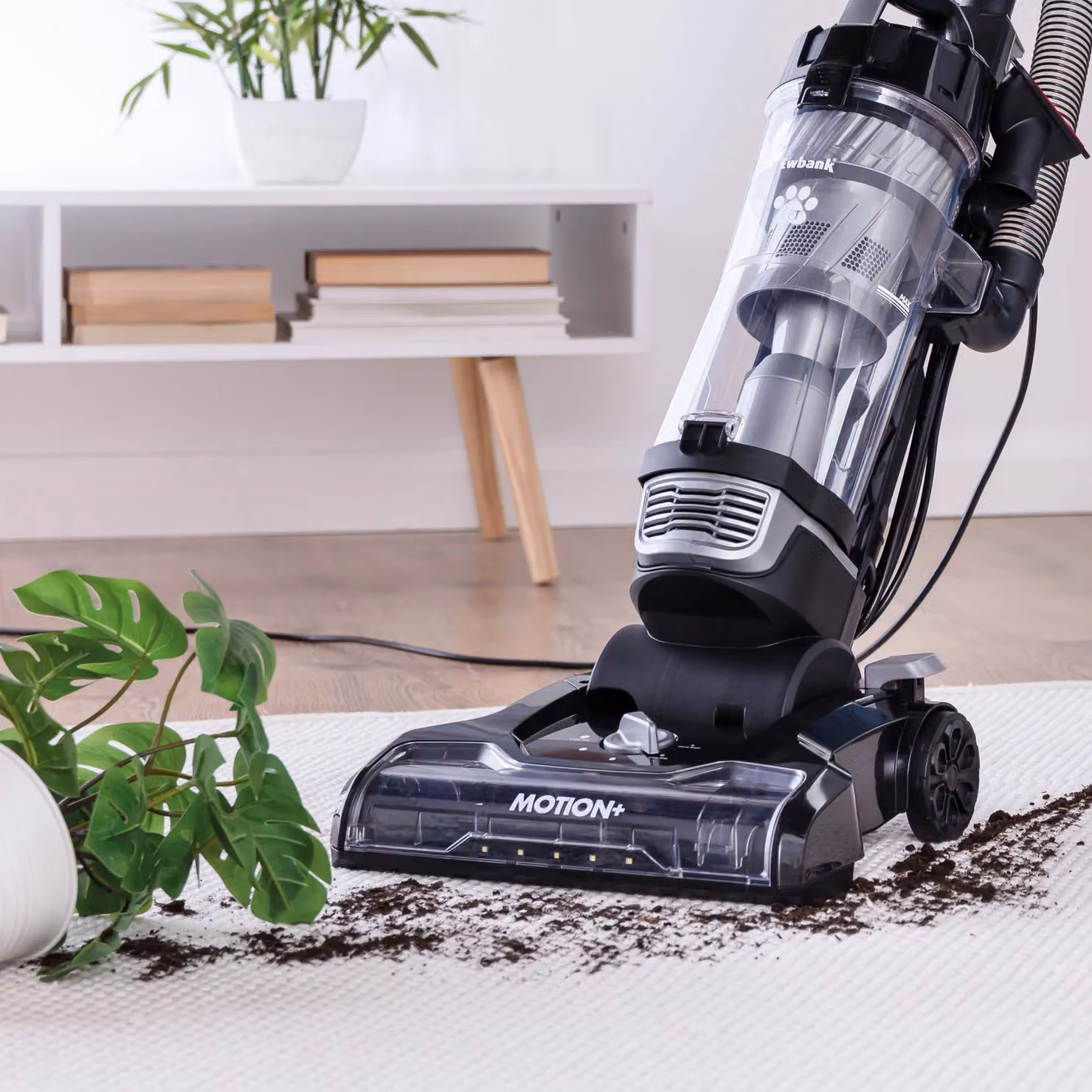 Ewbank Motion Reach Pet Bagless Upright Vacuum Cleaner with LED Headlight and Turbo Brush in Silver or Black – 5