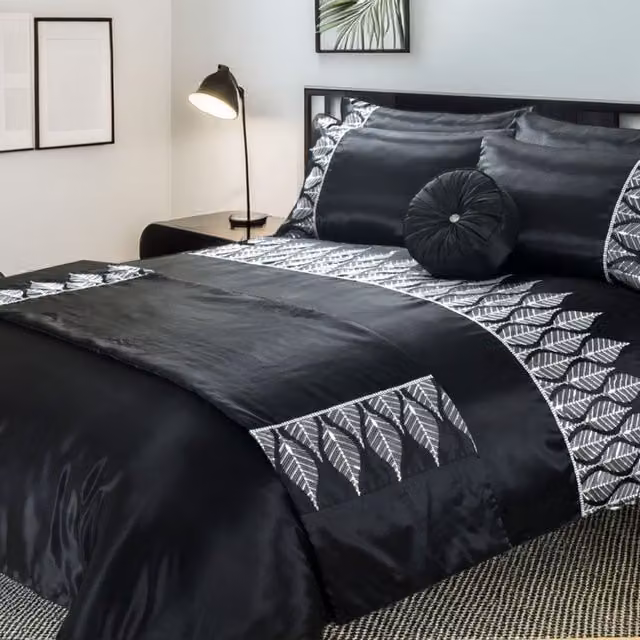 Snug City Luxury Design Duvet Cover and Pillowcase Set in Black and Silver, Double (W: 140 cm, L: 200 cm)