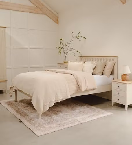 Statement Furniture Pembroke Bed Frame in Pebble with Oak Tops and Slatted Headboard, W/D/H: 140 x 200 x 152 cm – 1