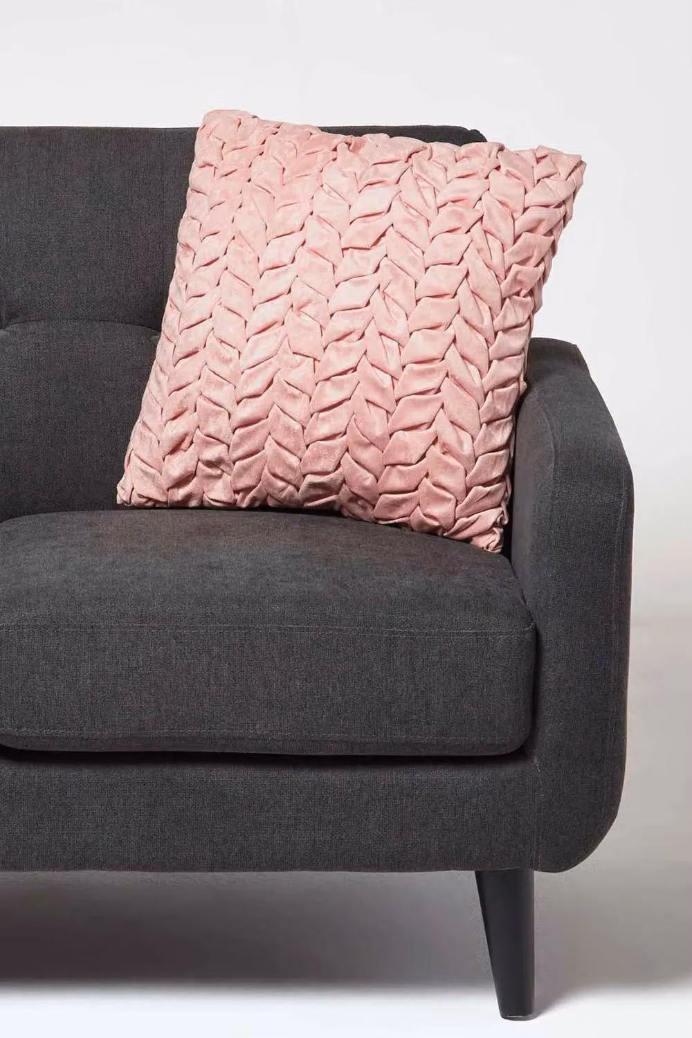 Homescapes Grace Pleated Velvet Cushion in Pink, W/D/H: 45 x 45 x 45 cm – 2