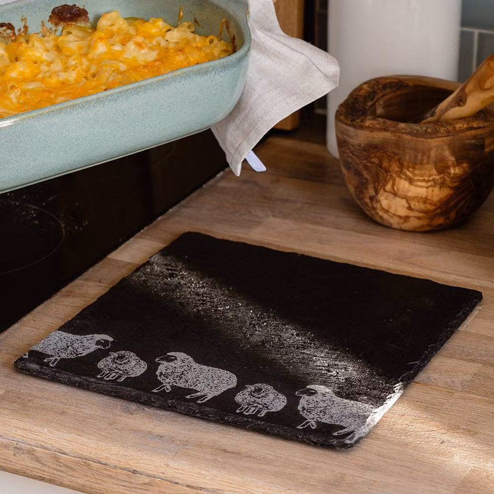 Selbrae House Sheep Slate Pot Stand in Black – 2