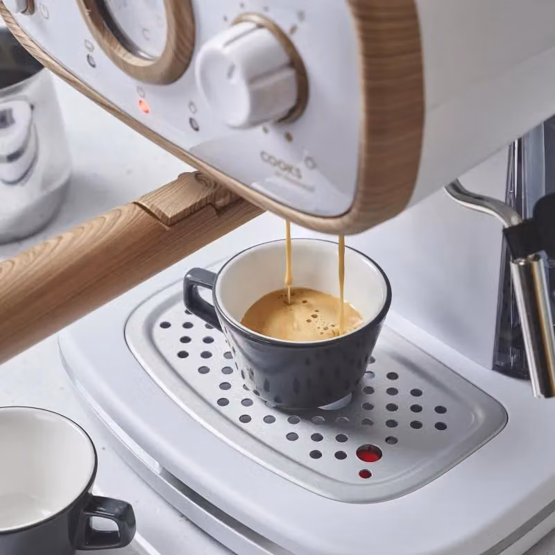 Cooks Professional 15-Bar Retro Espresso Coffee Machine with Steam Wand and 1.2L Removable Water Tank in White – 3