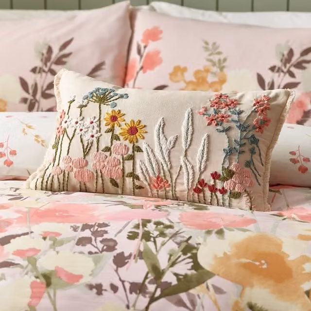 Catherine Lansfield Countryside Floral Rectangular Cushion in Beige, W: 40 cm, H: 30 cm