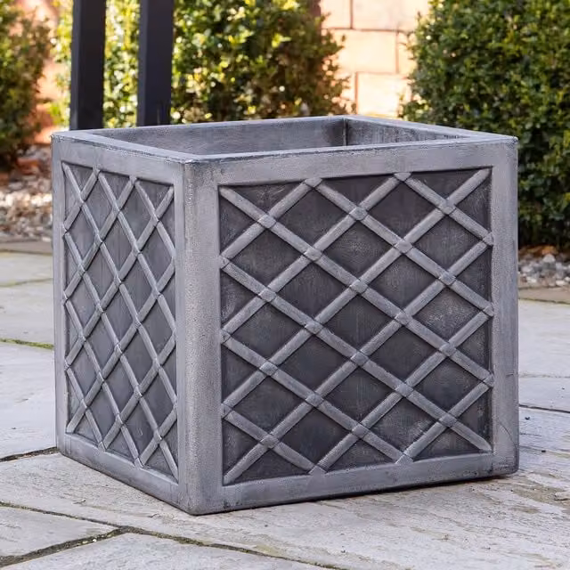 Samuel Alexander Grey Plastic Square Garden Planter Tub, H 32 cm x W 32 cm x D 30 cm – 1