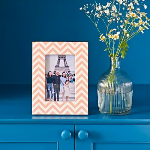 Paper High Pink and White Chevron Patterned Rectangular Tabletop Photo Frame – 2