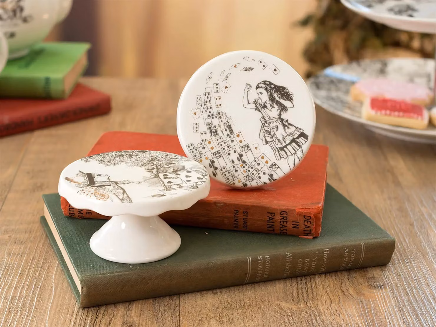 V & A Alice In Wonderland Set of 2 Mini Bone China Cake Pedestals in White – 2