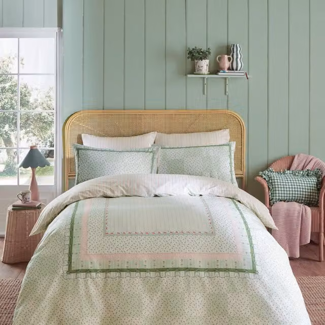 Cath Kidston Archive Book Reversible Floral Cotton Percale Duvet Cover and Pillowcase Set in Green and Multicolour, W: 200 cm, H: 200 cm, W/H: 180 x 200 cm