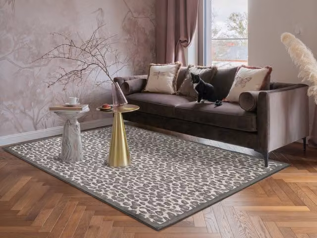 Mayfair Contemporary Leopard Design Living Room Area Rug in Black and Grey, W/D/H: 170 x 120 cm