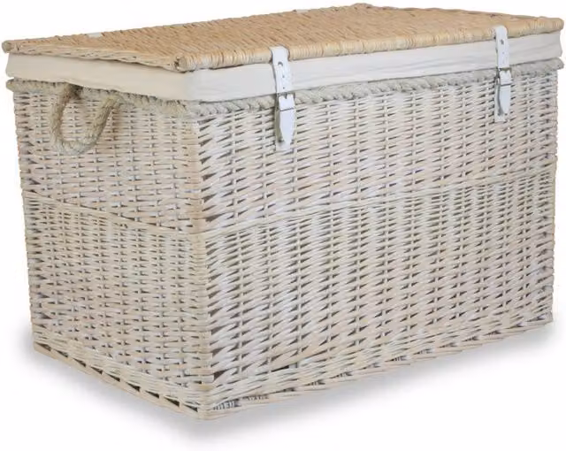 White Wicker Red Hamper (3kg)