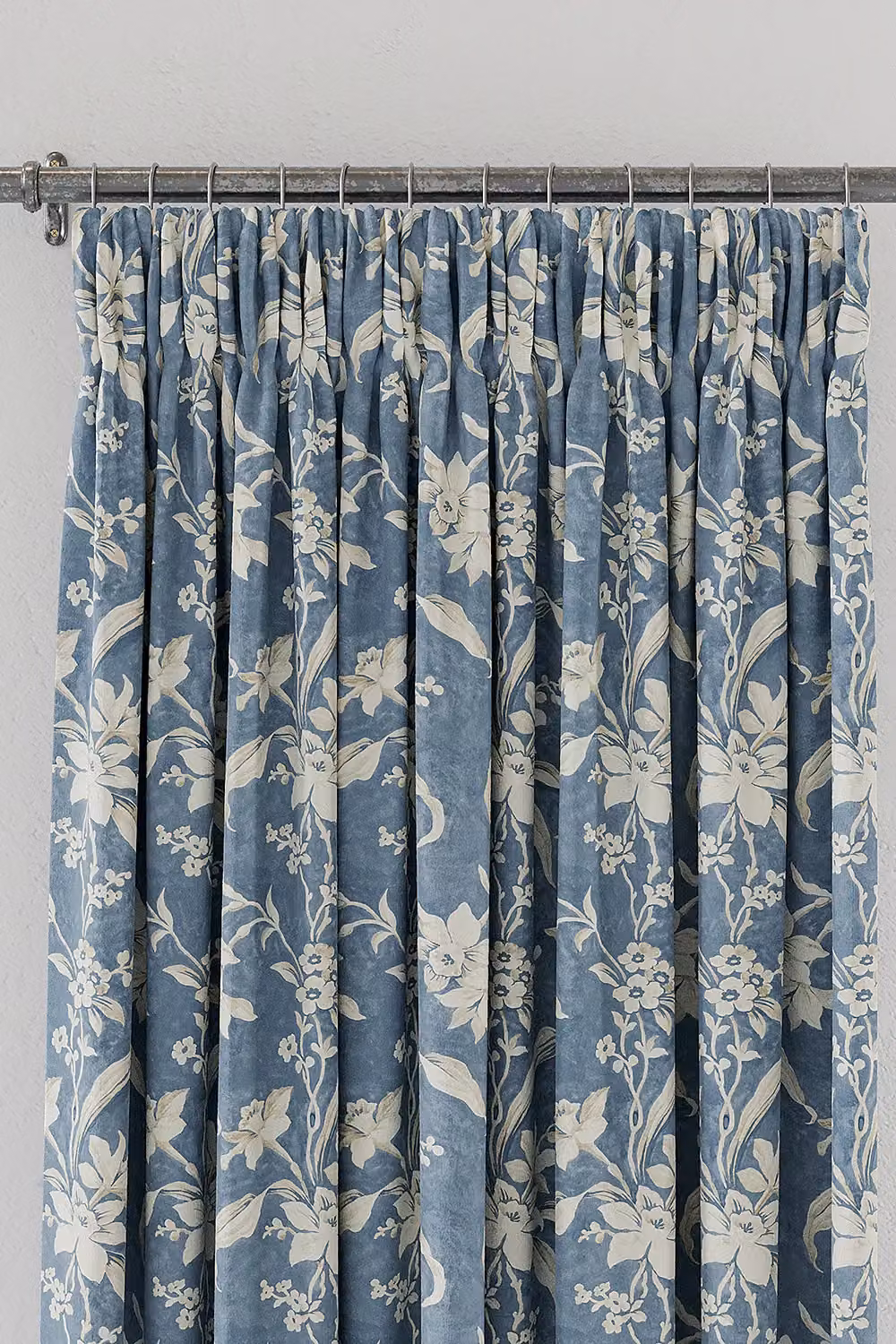 V & A Daffodil Dreams Floral Lined Cotton Curtains in Blue, Width: 167 cm, Drop: 137 cm – 2