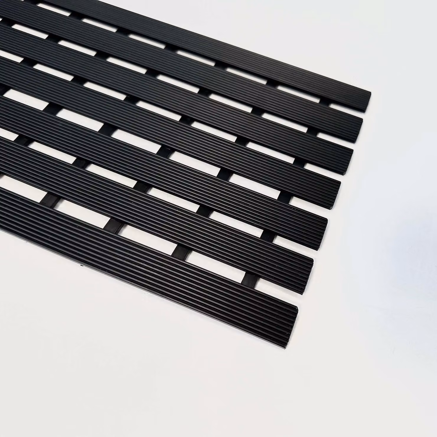 Nicoman Anti Slip PVC Duckboard Shower Mat in Black, W: 61 cm, D: 25 cm – 4
