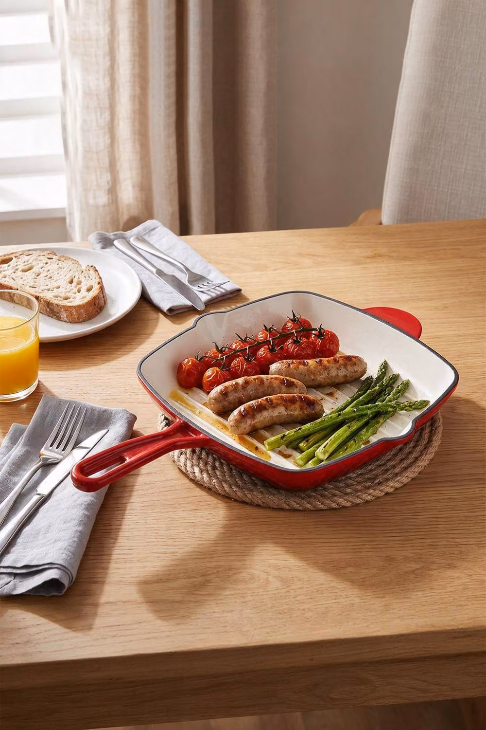 ExtraStar Enamelled Cast Iron Frying Pan with Pouring Spout in Red – 2