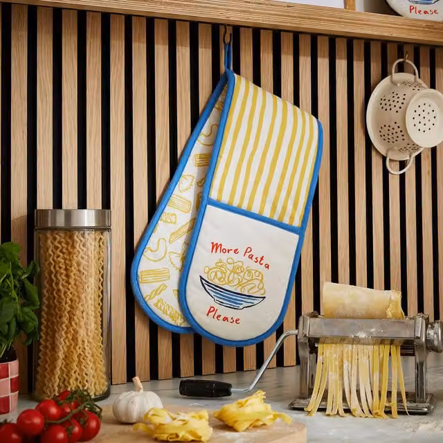 Ulster Weavers Pasta Lovers Club Double Oven Glove in Yellow, 100% Cotton – 1