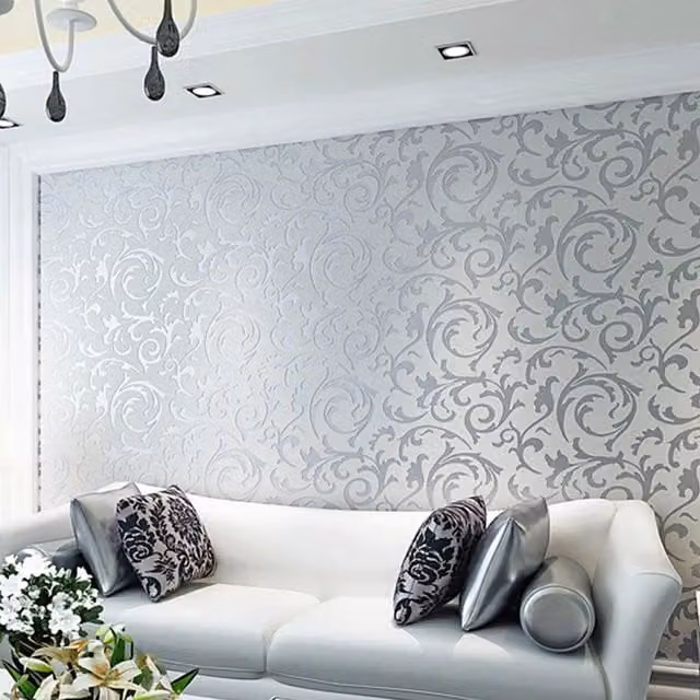 Livingandhome Floral Embossed Damask 3D Wallpaper Roll in Silver Grey