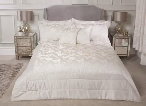 New Edge Blinds Meadows Bedspread and Pillowcase Set in Beige