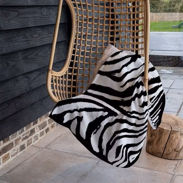 Benjamin Tate Design Animal Print Fleece Blanket in Black, Sand and Beige, W/D/H: 120 x 150 cm